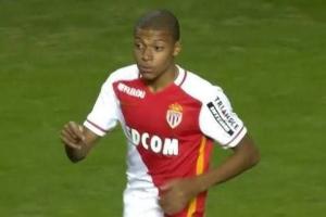 17岁小巴佩姆总生涯首秀赛季，是唯一一个进球数不到20的赛季